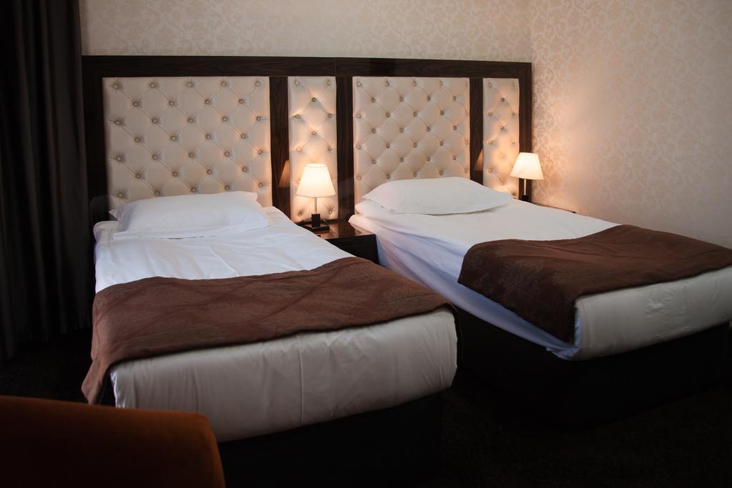 Discovery Hotel Biškek Exteriér fotografie